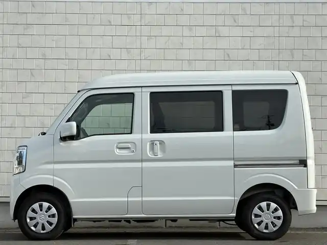 スズキ エブリイ JOINターボ 岩手県 2024(令6)年 1.3万km パールホワイト 禁煙車/4WD(切替)/ターボ/両側パワースライドドア/運転席側シートヒーター/ディスプレイオーディオ/→Bluetooth/FM/AM/バックカメラ/横滑り防止装置/レーンキープアシスト/デュアルカメラブレーキサポート/リアコーナーセンサー/〇プッシュスタート/〇電動格納ミラー/〇スマートキー/オートライト/LEDヘッドライト