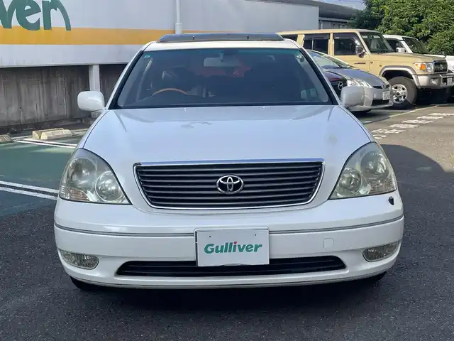 トヨタ セルシオ Cタイプ 静岡県 2001(平13)年 14万km ホワイトパールクリスタルシャイン サンルーフ/純正ナビ/MD/CD/黒革シート/前席シートヒーター/前席エアシート/前席パワーシート/運転席シートメモリー/クルーズコントロール/HIDヘッドライト/ETC/ウッドコンビステア/電動コーナーポール/全ドアイージークローザー/キーレス/スペアキー/保証書/取扱説明書/ナビ取扱説明書