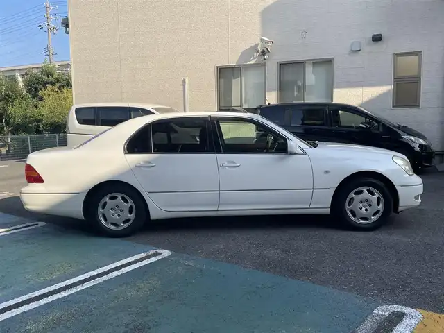 トヨタ セルシオ Cタイプ 静岡県 2001(平13)年 14万km ホワイトパールクリスタルシャイン サンルーフ/純正ナビ/MD/CD/黒革シート/前席シートヒーター/前席エアシート/前席パワーシート/運転席シートメモリー/クルーズコントロール/HIDヘッドライト/ETC/ウッドコンビステア/電動コーナーポール/全ドアイージークローザー/キーレス/スペアキー/保証書/取扱説明書/ナビ取扱説明書