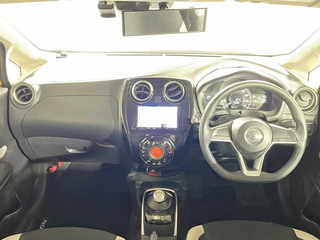日産 ノート e－パワー X 沖縄県 2019(平31)年 5万km ギャラクシーゴールド 禁煙車　/社外ナビ[AVN-RB7]/（ＣＤ　ＤＶＤ　Ｂｌｕｅｔｏｏｔｈ）/バックカメラ　/コーナーセンサー　/ＥＴＣ　/前方ドライブレコーダー　/エマージェンシーブレーキ　/レーンキープアシスト　/ドアバイザー/純正アルミホイール