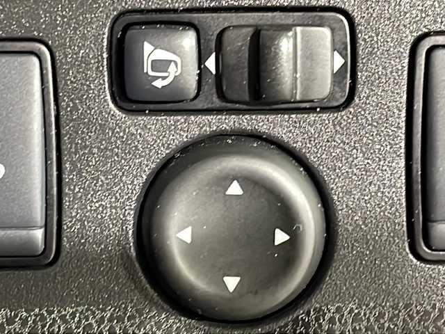 日産 ノート e－パワー X 沖縄県 2019(平31)年 5万km ギャラクシーゴールド 禁煙車　/社外ナビ[AVN-RB7]/（ＣＤ　ＤＶＤ　Ｂｌｕｅｔｏｏｔｈ）/バックカメラ　/コーナーセンサー　/ＥＴＣ　/前方ドライブレコーダー　/エマージェンシーブレーキ　/レーンキープアシスト　/ドアバイザー/純正アルミホイール