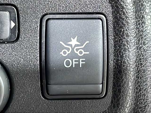 日産 ノート e－パワー X 沖縄県 2019(平31)年 5万km ギャラクシーゴールド 禁煙車　/社外ナビ[AVN-RB7]/（ＣＤ　ＤＶＤ　Ｂｌｕｅｔｏｏｔｈ）/バックカメラ　/コーナーセンサー　/ＥＴＣ　/前方ドライブレコーダー　/エマージェンシーブレーキ　/レーンキープアシスト　/ドアバイザー/純正アルミホイール