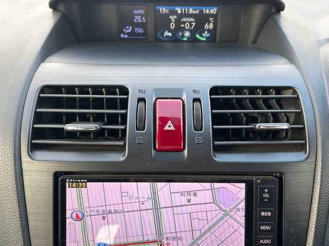 スバル フォレスター 2．0XT アイサイト 青森県 2013(平25)年 11.1万km クリスタルブラックシリカ 純正ナビ(BT/フルセグ/DVD/CD/ラジオ)/社外マフラー/STIタワーバー/バックカメラ/アイサイト/LEDアクセサリーライナー/社外(ハンドル/シフトレバー/パドルシフト)/前席シートヒーター/TEINダウンサス/社外サブコン/オートライト/HIDヘッドライト/フォグライト(フロント/リヤ)/電動格納ミラー/純正積込み(マフラー/ハンドル/シフトレバー/サス/グリル)/新車時保証書/取扱説明書