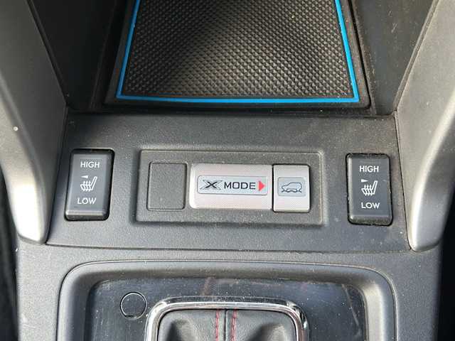 スバル フォレスター 2．0XT アイサイト 青森県 2013(平25)年 11.1万km クリスタルブラックシリカ 純正ナビ(BT/フルセグ/DVD/CD/ラジオ)/社外マフラー/STIタワーバー/バックカメラ/アイサイト/LEDアクセサリーライナー/社外(ハンドル/シフトレバー/パドルシフト)/前席シートヒーター/TEINダウンサス/社外サブコン/オートライト/HIDヘッドライト/フォグライト(フロント/リヤ)/電動格納ミラー/純正積込み(マフラー/ハンドル/シフトレバー/サス/グリル)/新車時保証書/取扱説明書