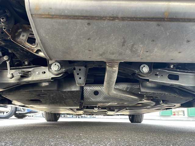 トヨタ プリウス S 岐阜県 2016(平28)年 1.6万km ダークブルーマイカM 禁煙車/純正ナビ/バックカメラ/プリクラッシュセーフティ/LDA/レーダークルーズコントロール/オートライト/オートハイビーム/プッシュスタート/スマートキー/ビルトインETC/純正フロアマット/ドアバイザー