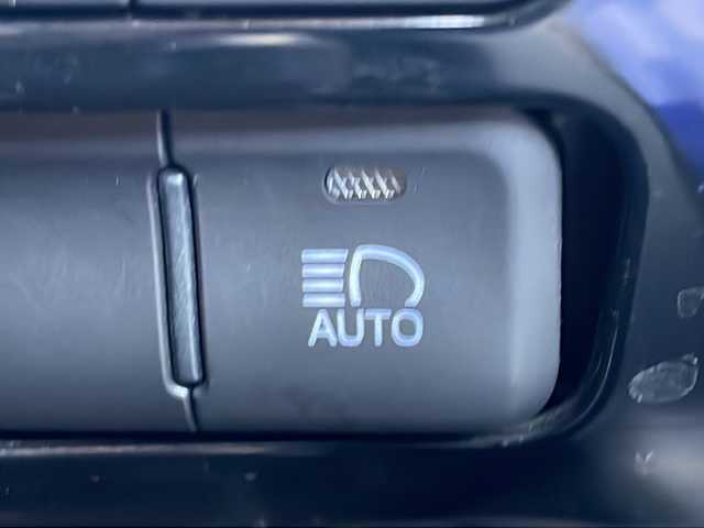 トヨタ プリウス S 岐阜県 2016(平28)年 1.6万km ダークブルーマイカM 禁煙車/純正ナビ/バックカメラ/プリクラッシュセーフティ/LDA/レーダークルーズコントロール/オートライト/オートハイビーム/プッシュスタート/スマートキー/ビルトインETC/純正フロアマット/ドアバイザー