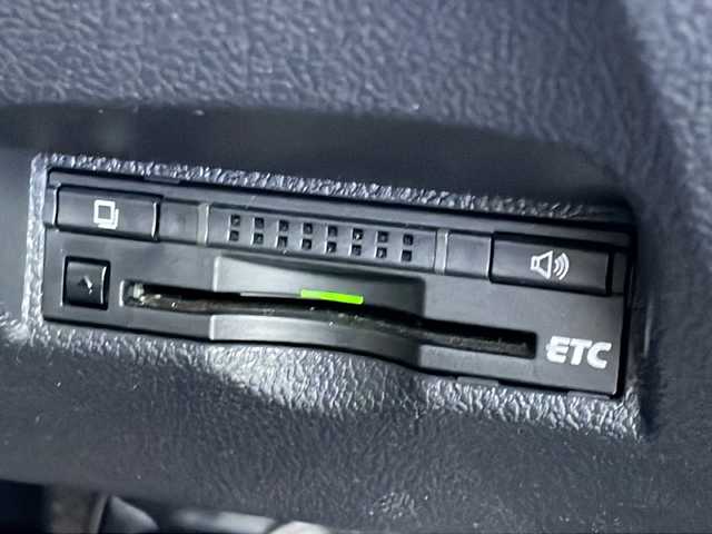 トヨタ プリウス S 岐阜県 2016(平28)年 1.6万km ダークブルーマイカM 禁煙車/純正ナビ/バックカメラ/プリクラッシュセーフティ/LDA/レーダークルーズコントロール/オートライト/オートハイビーム/プッシュスタート/スマートキー/ビルトインETC/純正フロアマット/ドアバイザー