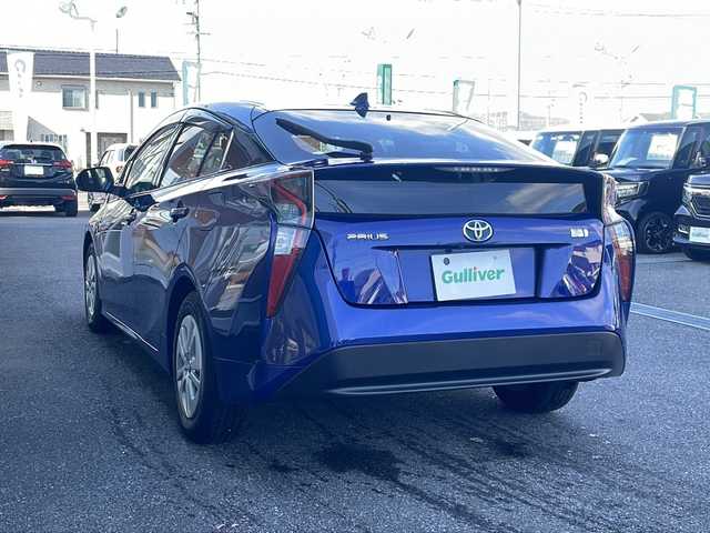 トヨタ プリウス S 岐阜県 2016(平28)年 1.6万km ダークブルーマイカM 禁煙車/純正ナビ/バックカメラ/プリクラッシュセーフティ/LDA/レーダークルーズコントロール/オートライト/オートハイビーム/プッシュスタート/スマートキー/ビルトインETC/純正フロアマット/ドアバイザー