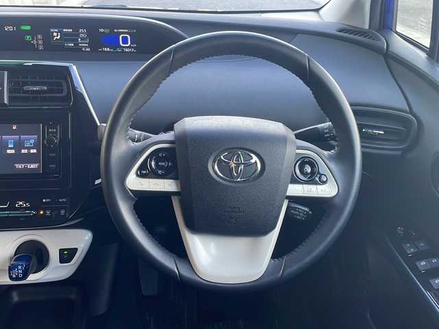 トヨタ プリウス S 岐阜県 2016(平28)年 1.6万km ダークブルーマイカM 禁煙車/純正ナビ/バックカメラ/プリクラッシュセーフティ/LDA/レーダークルーズコントロール/オートライト/オートハイビーム/プッシュスタート/スマートキー/ビルトインETC/純正フロアマット/ドアバイザー
