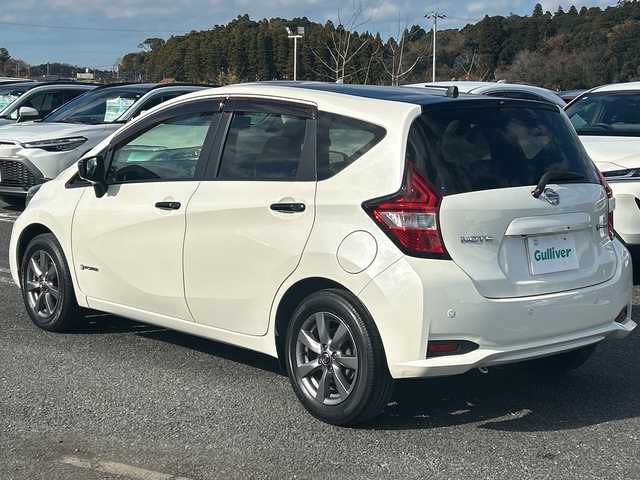 日産 ノート e－パワー X Bアロー 千葉県 2019(令1)年 1.7万km ブリリアントホワイトパール/スーパーブラック 2トーン ナビＭＭ３１８Ｄ－Ｗ　全方位カメラ　スマートルームミラー　ＥＴＣ　ドラレコ　クルーズコントロール　エマージェンシーブレーキ　レーンアシスト　オートライト　ステアスイッチ　スマートキー　１５インチＡＷ