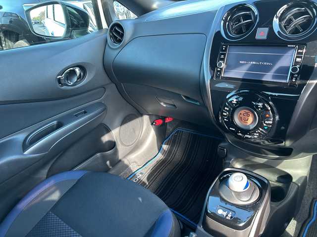 日産 ノート e－パワー X Bアロー 千葉県 2019(令1)年 1.7万km ブリリアントホワイトパール/スーパーブラック 2トーン ナビＭＭ３１８Ｄ－Ｗ　全方位カメラ　スマートルームミラー　ＥＴＣ　ドラレコ　クルーズコントロール　エマージェンシーブレーキ　レーンアシスト　オートライト　ステアスイッチ　スマートキー　１５インチＡＷ