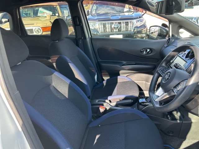 日産 ノート e－パワー X Bアロー 千葉県 2019(令1)年 1.7万km ブリリアントホワイトパール/スーパーブラック 2トーン ナビＭＭ３１８Ｄ－Ｗ　全方位カメラ　スマートルームミラー　ＥＴＣ　ドラレコ　クルーズコントロール　エマージェンシーブレーキ　レーンアシスト　オートライト　ステアスイッチ　スマートキー　１５インチＡＷ