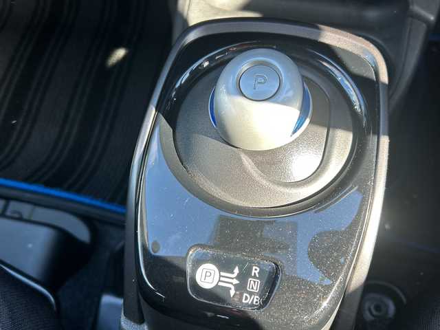 日産 ノート e－パワー X Bアロー 千葉県 2019(令1)年 1.7万km ブリリアントホワイトパール/スーパーブラック 2トーン ナビＭＭ３１８Ｄ－Ｗ　全方位カメラ　スマートルームミラー　ＥＴＣ　ドラレコ　クルーズコントロール　エマージェンシーブレーキ　レーンアシスト　オートライト　ステアスイッチ　スマートキー　１５インチＡＷ