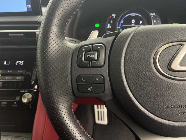 レクサス ＩＳ 鹿児島県 2020(令2)年 0.6万km ホワイトノーヴァガラスフレーク サンルーフ　/純正ナビ/（フルセグ/Bluetooth/CD/DVD）　/レーダークルーズコントロール　/パノラミックビューモニター　/プリクラッシュセーフティ　/ブラインドスポットモニター　/ベンチレーション　/メモリ付きパワーシート　/赤レザーシート　/オートハイビーム/オートライト/シートヒーター/エアシート/保証書/取扱説明書