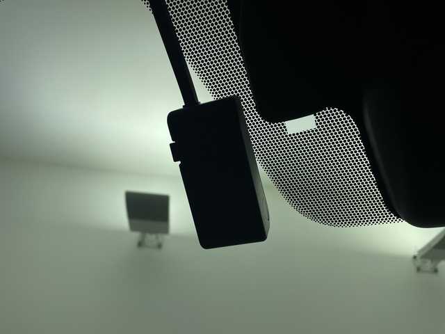 レクサス ＩＳ 鹿児島県 2020(令2)年 0.6万km ホワイトノーヴァガラスフレーク サンルーフ　/純正ナビ/（フルセグ/Bluetooth/CD/DVD）　/レーダークルーズコントロール　/パノラミックビューモニター　/プリクラッシュセーフティ　/ブラインドスポットモニター　/ベンチレーション　/メモリ付きパワーシート　/赤レザーシート　/オートハイビーム/オートライト/シートヒーター/エアシート/保証書/取扱説明書