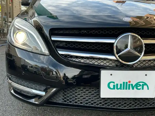 メルセデス・ベンツ Ｂ２５０ 大阪府 2014(平26)年 6.7万km コスモスブラック セーフティーパッケージ/・ブラインドスポットアシスト/・ディストロニックプラス/・プレセーフ/パノラミックスライディングルーフ/AMGマルチスポークアルミホイール/アダプティブブレーキ/アダプティブハイビームアシスト/アクティブパーキングアシスト/７インチワイドディスプレイ/ブラインドスポットモニター/コーナーセンサー/横滑り防止装置/衝突被害軽減システム/カーテンエアバック