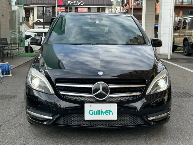 メルセデス・ベンツ Ｂ２５０ 大阪府 2014(平26)年 6.7万km コスモスブラック セーフティーパッケージ/・ブラインドスポットアシスト/・ディストロニックプラス/・プレセーフ/パノラミックスライディングルーフ/AMGマルチスポークアルミホイール/アダプティブブレーキ/アダプティブハイビームアシスト/アクティブパーキングアシスト/７インチワイドディスプレイ/ブラインドスポットモニター/コーナーセンサー/横滑り防止装置/衝突被害軽減システム/カーテンエアバック