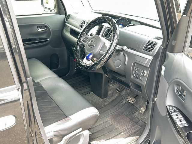 ダイハツ タント カスタム X トップED SA 鹿児島県 2014(平26)年 7.9万km 黒 純正ナビ/Bluetooth/DVD/AM/FM/片側パワースライドドア/アイドリンクストップ/横滑り防止装置/衝突軽減システム/ドライブレコーダー/バックカメラ/AC/電動格納ミラー/ドアバイザー/純正フロアマット/ベンチシート
