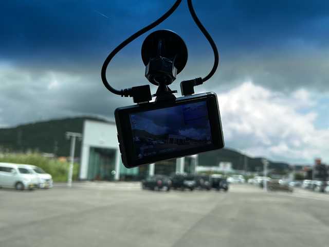 ダイハツ タント カスタム X トップED SA 鹿児島県 2014(平26)年 7.9万km 黒 純正ナビ/Bluetooth/DVD/AM/FM/片側パワースライドドア/アイドリンクストップ/横滑り防止装置/衝突軽減システム/ドライブレコーダー/バックカメラ/AC/電動格納ミラー/ドアバイザー/純正フロアマット/ベンチシート