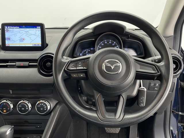 マツダ マツダ２ 15S スマートエディション 長野県 2021(令3)年 3.6万km ディープクリスタルブルーマイカ 純正SDナビ&フルセグTV&CD&DVD&USB&BT/車線逸脱警報/衝突軽減ブレーキ/コーナーセンサー/ブラインドスポットモニター/アイドリングストップ/ステアリングスイッチ/全方位カメラ/ETC/LEDヘッドライト/オートライト/電動格納ミラー/ウィンカーミラー/純正ホイールキャップ装着/社外アルミ付スタッドレスタイヤ積込/純正フロアマット/プッシュスタート/スマートキー/取扱説明書/保証書