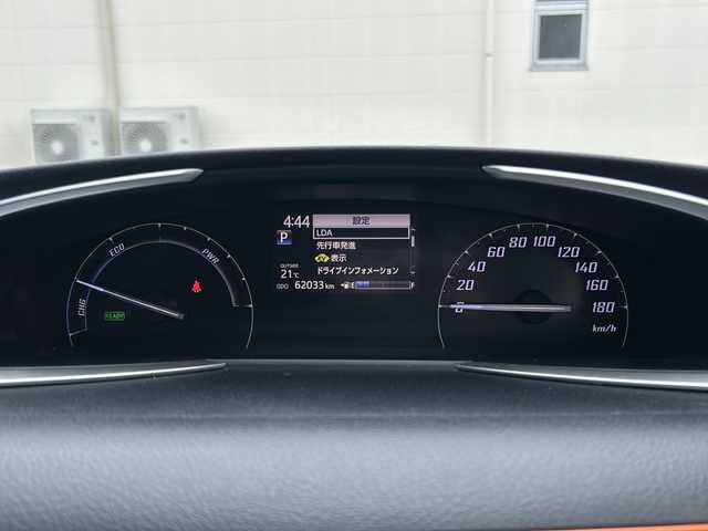 トヨタ シエンタ ハイブリッド G クエロ 三重県 2018(平30)年 6.2万km ブラックマイカ 登録時62034km/禁煙車/AILPAINE11インチナビ/ハーフレザーシート/前席シートヒーター/前方ドラレコ/ビルドインETC/LED/両側パワースライドドア/オートライト/オートハイビーム/レーンキープアシスト/前後ソナー/横滑り防止装置/先行車発進お知らせ機能/衝突軽減ブレーキ/プッシュスタート/スマートキー×2