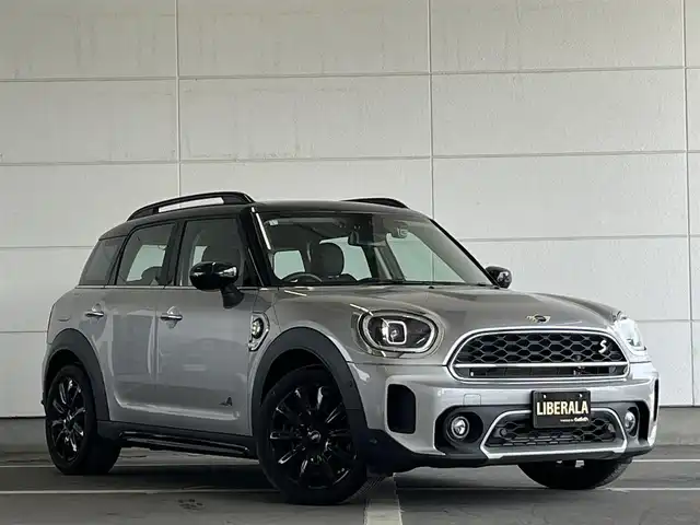 ＭＩＮＩ ＢＭＷ ミニ クロスオーバー クーパー S E オール4 山形県 2023(令5)年 1.5万km グレー 純正ディスプレイオーディオ/バックカメラ/AppleCarplay/アダプティブクルーズコントロール/アンビエントライト/コーナーセンサー/シートヒーター/インテリジェントセーフティ/レーンキープアシスト/ワイアレスチャージャー
