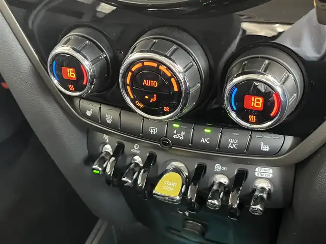 ＭＩＮＩ ＢＭＷ ミニ クロスオーバー クーパー S E オール4 山形県 2023(令5)年 1.5万km グレー 純正ディスプレイオーディオ/バックカメラ/AppleCarplay/アダプティブクルーズコントロール/アンビエントライト/コーナーセンサー/シートヒーター/インテリジェントセーフティ/レーンキープアシスト/ワイアレスチャージャー