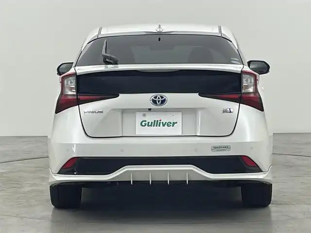 トヨタ プリウス S ツーリングセレクション 福岡県 2019(令1)年 2.4万km ホワイトパールクリスタルシャイン ＴＲＤフルエアロ　/純正８型ナビ（フルセグＴＶ）　/バックカメラ　/ビルトインＥＴＣ　/前方ドラレコ　/レーダークルコン　/コーナーセンサー　/衝突軽減　/レーンキープ　/ＰＫＳＢ　/ステアリングリモコン　/シートヒーター