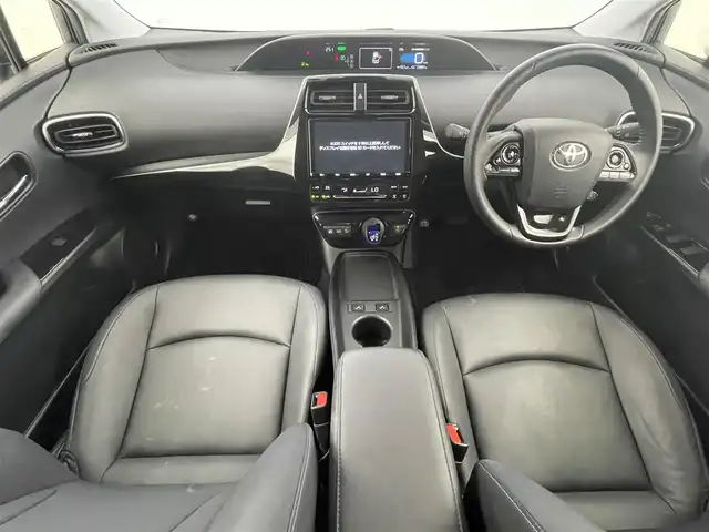 トヨタ プリウス S ツーリングセレクション 福岡県 2019(令1)年 2.4万km ホワイトパールクリスタルシャイン ＴＲＤフルエアロ　/純正８型ナビ（フルセグＴＶ）　/バックカメラ　/ビルトインＥＴＣ　/前方ドラレコ　/レーダークルコン　/コーナーセンサー　/衝突軽減　/レーンキープ　/ＰＫＳＢ　/ステアリングリモコン　/シートヒーター
