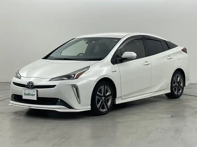 トヨタ プリウス S ツーリングセレクション 福岡県 2019(令1)年 2.4万km ホワイトパールクリスタルシャイン ＴＲＤフルエアロ　/純正８型ナビ（フルセグＴＶ）　/バックカメラ　/ビルトインＥＴＣ　/前方ドラレコ　/レーダークルコン　/コーナーセンサー　/衝突軽減　/レーンキープ　/ＰＫＳＢ　/ステアリングリモコン　/シートヒーター