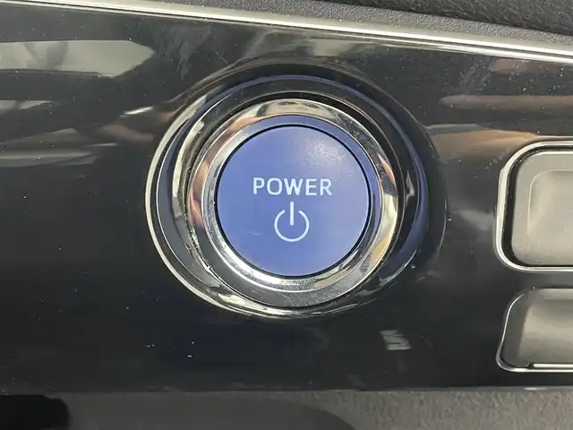 トヨタ プリウス S ツーリングセレクション 福岡県 2019(令1)年 2.4万km ホワイトパールクリスタルシャイン ＴＲＤフルエアロ　/純正８型ナビ（フルセグＴＶ）　/バックカメラ　/ビルトインＥＴＣ　/前方ドラレコ　/レーダークルコン　/コーナーセンサー　/衝突軽減　/レーンキープ　/ＰＫＳＢ　/ステアリングリモコン　/シートヒーター