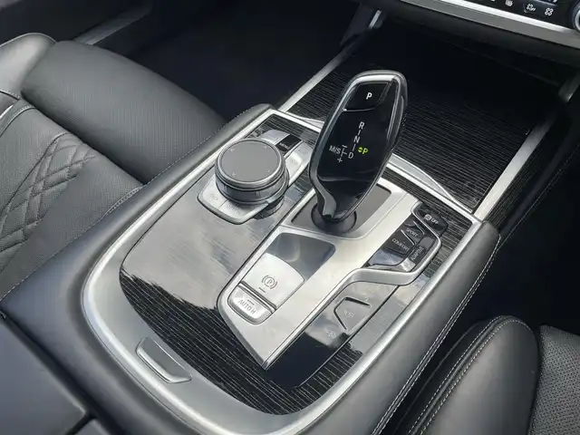 ＢＭＷ ７４０ｉ Mスポーツ 東京都 2021(令3)年 4.1万km 黒 純正ナビ/360°カメラ/ワンオーナー/レザーシート/サンルーフ/HUD/ドライブレコーダー/シートヒーター/シートエアコン/ETC2.0/アダプティブクルーズコントロール/Bluetooth接続