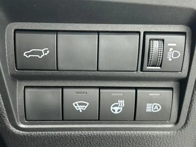 トヨタ ヤリスクロス ハイブリッド Z 道央・札幌 2021(令3)年 5.4万km ホワイトパールクリスタルシャイン ・４WD/・純正メモリナビ/・アダプティブクルーズコントロール/・バックカメラ/・レーンキープアシスト/・先行車発信告知/・後退速度抑制/・SNOW/TRAIL-MODE/・DRIVE-MODE/・EV-MODE/・ヘッドライトレベライザー/・オートブレーキホールド/・BSM/・PKSB/・RSA/・PCS/・RCTA/・フロントフォグランプ/・純正LEDライト/・ステアリングスイッチ/・ステアリングヒーター/・ミラーヒーター/・ダウンヒルアシスト