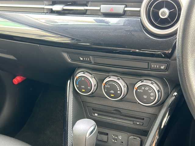 マツダ マツダ２ 15S プロアクティブ 埼玉県 2019(令1)年 4.2万km スノーフレイクホワイトパールマイカ メーカーナビ /(DVD/CD/FM/AM/Bluetooth/USB/AUX/フルセグTV)/ワンオーナー /ETC /ドラレコ(F)/360°カメラ /LEDライト /純正ホイールキャップ /BSM /ドアバイザー /純正フロア /プッシュスタート /スマートキー /スペアキー/レーンキープアシスト /TRC /パーキングセンサー /アイドリングストップ/ISOFIX/プリクラッシュセーフティー/オートライト/パワーステアリング/パワーウィンドウ