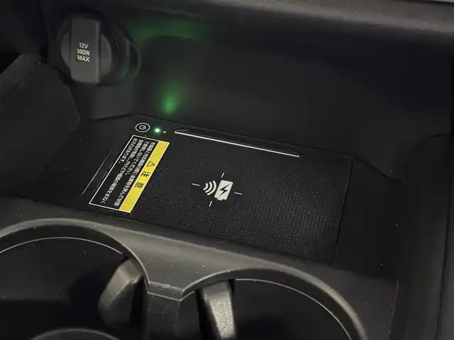 ホンダ ＺＲ－Ｖ ハイブリッド e:HEV Z 三重県 2023(令5)年 3.7万km プラチナホワイトパール ハイブリッド/FF/MTモード付フロアCVT/BOSEプレミアムサウンドシステム（12スピーカー）/Honda Connect対応 9インチナビ/（AM/FM/USB/CarPlay/AndroidAuto/Bluetooth/TV）/マルチビューカメラシステム（360カメラ）/ドライブレコーダー 前方/ビルトイン ETC2.0/Honda SENSING/・衝突軽減ブレーキ［CMBS］/・車線維持支援システム［LKAS］/・路外逸脱抑制機能/・渋滞追従機能付アダプティブクルーズコントロール［ACC］/・アダプティブドライビングビーム［ADB］/・パーキングセンサーシステム/・先行車発進お知らせ機能/・誤発進抑制機能、後方誤発進抑制機能/・トラフィックジャムアシスト（渋滞運転支援機能）/・標識認識機能/・横滑り防止機能/など/装備/・本革シート/・ハンズフリーアクセスパワーテールゲート（予約クローズ機能付）/・パワーシート（Dメモリー付8way/N4way）/・シートヒーター（D/N）/・ステアリングヒーター/・左右独立オートエアコン/・ワイヤレス充電器/・パドルシフト/・純正18inAW/・スマートキーx1/など