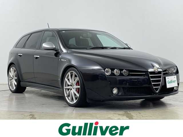 アルファロメオ １５９ 3．2JTSQ4Q－T TI 道央・札幌 2010(平22)年 6.8万km 黒 ・４ＷＤ　/・社外メモリナビ/・CD/DVD/SD/USB/BT/フルセグTV）　/・ＥＴＣ　/・純正フロアマット　/・前席パワーシート　/・シートヒーター　/・メモリシート　/・ブレンボキャリパー　/・前後コーナーセンサー　/・ＡＢＳ/・盗難防止装置　/・横滑り防止装置　/・スマートキー/・スペアキー