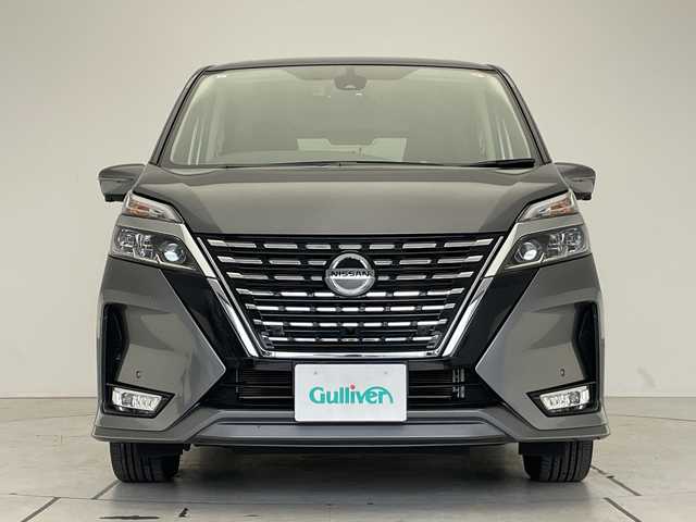 日産 セレナ ハイウェイスター V 愛知県 2021(令3)年 4.7万km ダークメタルグレー 純正10型ナビ　SDカードなし/全方位カメラ/両側パワースライドドア/レーダークルーズコントロール/CD DVD/Bluetooth/コーナーセンサー/純正アルミホイール/ETC/ブラインドスポットモニター/LEDヘッドライト/リアオートエアコン/レーンキープアシスト/ドライブレコーダー/ステアリングスイッチ/スマートキー/プッシュスタート
