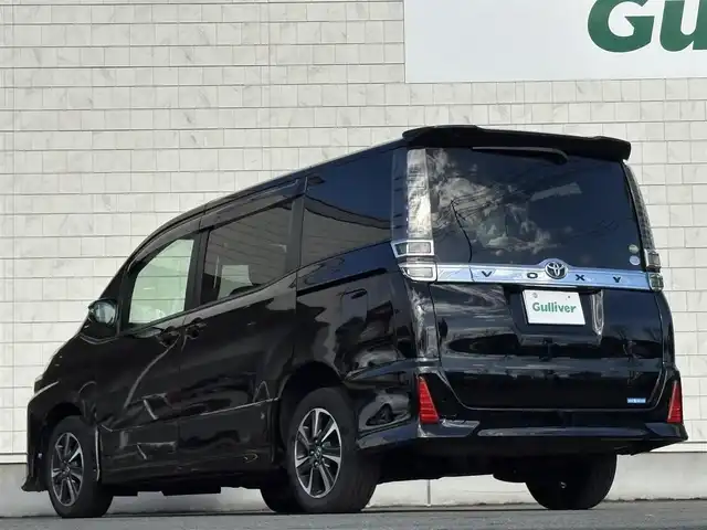 トヨタ ヴォクシー ZS 岩手県 2017(平29)年 7.5万km ブラック 禁煙車/ワンオーナー/4WD/片側パワースライドドア/2列目サンシェード/ALPINE11V型ナビ/→フルセグTV/Bluetooth/CD/DVD/FM/AM/バックカメラ/ステアリングスイッチ（ナビ連動）/レーンキープアシスト/衝突軽減システム/横滑り防止装置/クルーズコントロール/オートライト/LEDヘッドライト/LEDフォグライト/〇プッシュスタート/〇電動格納ミラー/〇ウィンカーミラー/〇ドアバイザー/〇フロアマット/〇USBポート/〇シガーソケット/〇オールオートパワーウィンドウ/ビルトインETC