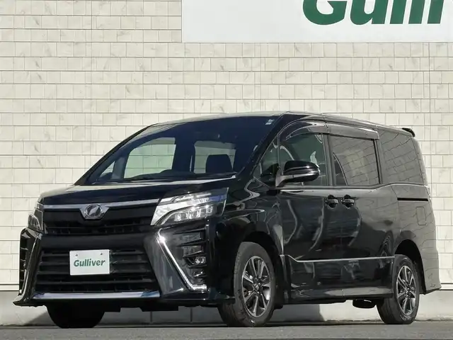 トヨタ ヴォクシー ZS 岩手県 2017(平29)年 7.5万km ブラック 禁煙車/ワンオーナー/4WD/片側パワースライドドア/2列目サンシェード/ALPINE11V型ナビ/→フルセグTV/Bluetooth/CD/DVD/FM/AM/バックカメラ/ステアリングスイッチ（ナビ連動）/レーンキープアシスト/衝突軽減システム/横滑り防止装置/クルーズコントロール/オートライト/LEDヘッドライト/LEDフォグライト/〇プッシュスタート/〇電動格納ミラー/〇ウィンカーミラー/〇ドアバイザー/〇フロアマット/〇USBポート/〇シガーソケット/〇オールオートパワーウィンドウ/ビルトインETC