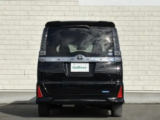 トヨタ ヴォクシー ZS 岩手県 2017(平29)年 7.5万km ブラック 禁煙車/ワンオーナー/4WD/片側パワースライドドア/2列目サンシェード/ALPINE11V型ナビ/→フルセグTV/Bluetooth/CD/DVD/FM/AM/バックカメラ/ステアリングスイッチ（ナビ連動）/レーンキープアシスト/衝突軽減システム/横滑り防止装置/クルーズコントロール/オートライト/LEDヘッドライト/LEDフォグライト/〇プッシュスタート/〇電動格納ミラー/〇ウィンカーミラー/〇ドアバイザー/〇フロアマット/〇USBポート/〇シガーソケット/〇オールオートパワーウィンドウ/ビルトインETC