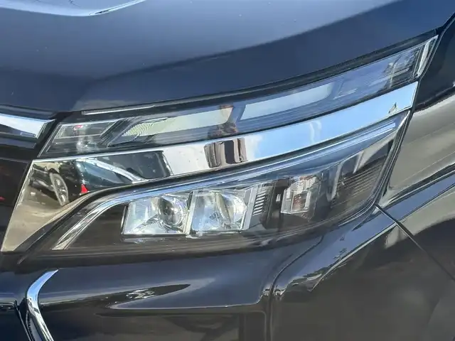 トヨタ ヴォクシー ZS 岩手県 2017(平29)年 7.5万km ブラック 禁煙車/ワンオーナー/4WD/片側パワースライドドア/2列目サンシェード/ALPINE11V型ナビ/→フルセグTV/Bluetooth/CD/DVD/FM/AM/バックカメラ/ステアリングスイッチ（ナビ連動）/レーンキープアシスト/衝突軽減システム/横滑り防止装置/クルーズコントロール/オートライト/LEDヘッドライト/LEDフォグライト/〇プッシュスタート/〇電動格納ミラー/〇ウィンカーミラー/〇ドアバイザー/〇フロアマット/〇USBポート/〇シガーソケット/〇オールオートパワーウィンドウ/ビルトインETC