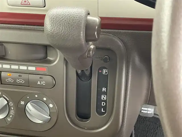 スズキ ラパン ショコラ G 滋賀県 2015(平27)年 6.4万km シャンパンピンクPM 社外ナビ/(CD/ワンセグTV)/ビルトインETC/ドライブレコーダー/レザーシート/HIDヘッドライト/純正フロアマット/純正14インチAW