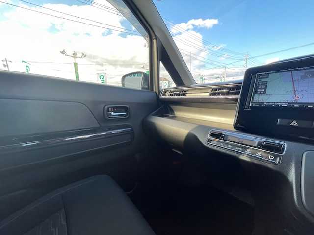 スズキ ワゴンＲ スティングレー HYBRID X 静岡県 2020(令2)年 1.6万km スチールシルバーM ●社外ナビ/(ワンセグ/CD/BT)/(パナソニック/CN-E330D)/●運転席シートヒーター/●バックカメラ/●デュアルセンサーブレーキサポート/●レーンキープアシスト/●後方パーキングセンサー/●LEDヘッドライト＆フォグランプ/●オートライト/●革巻きステアリング/●ステアリングスイッチ/●ETC/●電動格納ウィンカーミラー/●ドアバイザー/●スマートキー/●プッシュスタート/●社外フロアマット/●純正14インチアルミホイール/●ダブルSRS＋ABS