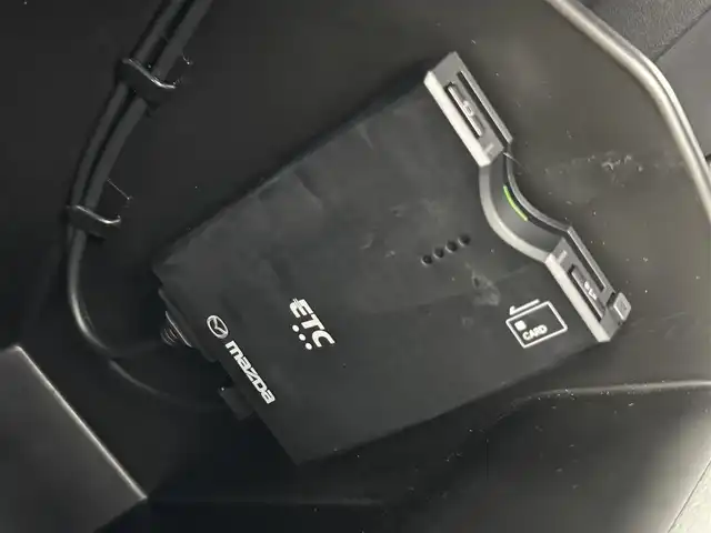 マツダ ＣＸ－５ XD ブラックトーンエディション 福岡県 2022(令4)年 2.2万km ソウルレッドクリスタルM メーカーナビ/フルセグTV　/全方位カメラ　/ワイヤレス充電　/ＥＴＣ　/ドライブレコーダー　/レーダークルコン　/コーナーセンサー　/スマートシティブレーキサポート　/レーンキープ　/ＢＳＭ　/ステアリングヒーター　/シートヒーター　/ハーフレザーシート　/パワーシート　/パワーバックドア　/ＨＵＤ