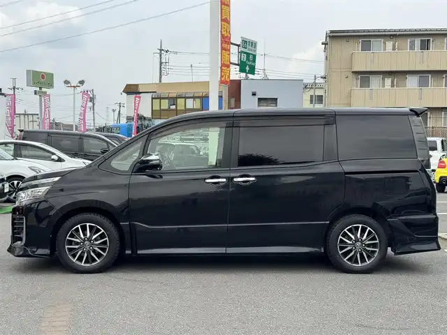 トヨタ ヴォクシー ZS 煌 千葉県 2016(平28)年 12.6万km ブラック TRDエアロ（F/R）/トヨタセーフティセンス/衝突被害軽減システム/レーンキープアシスト/ALPINE10型ナビ【EX10】/Bluetooth/フルセグTV/ALPINEフリップダウンモニター/両側電動スライドドア/LEDヘッドライト/ETC/純正16インチAW/プッシュスタート/スマートキー