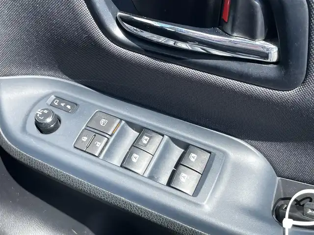 トヨタ ヴォクシー ZS 煌Ⅱ 熊本県 2017(平29)年 8.6万km ホワイトパールクリスタルシャイン アルパインナビ/・AM/FM/CD/DVD/BT/SD/・フルセグTV/・バックカメラ/衝突軽減ブレーキ/レーンキープアシスト/オートハイビーム/横滑り防止装置/アイドリングストップ/両側パワースライドドア/ETC/オートライト/LEDヘッドライト/革巻きステアリング/・ステアリングスイッチ/電動格納ミラー/ウインカーミラー/社外フロアマット/ドアバイザー/純正アルミホイール/プッシュスタート/スペアキー