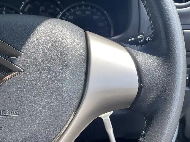 スズキ ジムニー ランドベンチャー 道央・札幌 2014(平26)年 6万km パールホワイト ・４WD/・社外ナビ/　CD＆USB＆SD＆TV/・シートヒーター/・ミラーヒーター/・ETC/・電動格納ミラー/・ステアリングスイッチ/・純正フロアマット/・ドアバイザー/・ウィンカーミラー/・背面タイヤ/・背面タイヤカバー/・純正AW＆夏タイヤ積込/・リモコンキー/・フォグライト