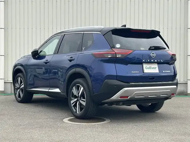 日産 エクストレイル 富山県 2023(令5)年 1.8万km ビビットブルー / スーパーブラック 2トーン プロパイロット/純正ナビ/フルセグTV/Bluetooth/アラウンドビューモニター/レザーシート/ハンズフリーパワーバックドア/インテリジェントルームミラー/コーナーセンサー