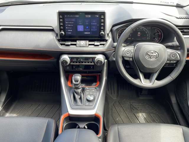 トヨタ ＲＡＶ４ アドベンチャー 長野県 2020(令2)年 3.2万km アーバンカーキ 4WD/スカイルーフ/JAOS17インチアルミ/JAOSバンパープロテクター/JAOSノーズプロテクター/JAOSマッドガード/純正ナビディスプレイオーディオ/ステアリングスイッチ/BluetoothAudio/フロントカメラ/バックカメラ/サイドカメラ/フルセグTV/ブラインドスポットモニタリング/デジタルインナーミラー/クルーズコントロール(追従有り)/オートマチックハイビーム/前後ドライブレコーダー/運転席パワーシート/LEDヘッドライト/ウインカーミラー/ハンドルヒーター/パワーバックドア/コーナーセンサー/オートライト/ビルトインETC/レーン逸脱警報/ワイヤレス充電/エアーシート/スマートキー/Wエアバッグ/ABS