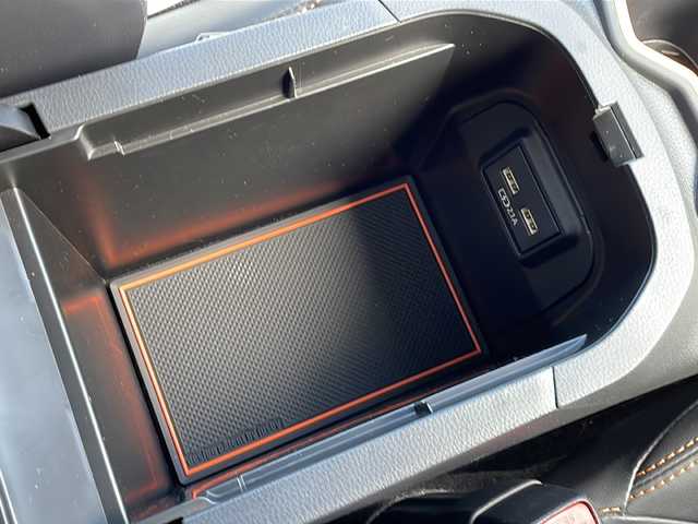 トヨタ ＲＡＶ４ アドベンチャー 長野県 2020(令2)年 3.2万km アーバンカーキ 4WD/スカイルーフ/JAOS17インチアルミ/JAOSバンパープロテクター/JAOSノーズプロテクター/JAOSマッドガード/純正ナビディスプレイオーディオ/ステアリングスイッチ/BluetoothAudio/フロントカメラ/バックカメラ/サイドカメラ/フルセグTV/ブラインドスポットモニタリング/デジタルインナーミラー/クルーズコントロール(追従有り)/オートマチックハイビーム/前後ドライブレコーダー/運転席パワーシート/LEDヘッドライト/ウインカーミラー/ハンドルヒーター/パワーバックドア/コーナーセンサー/オートライト/ビルトインETC/レーン逸脱警報/ワイヤレス充電/エアーシート/スマートキー/Wエアバッグ/ABS